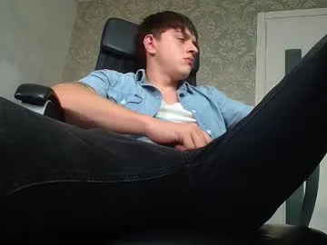 a_lejandro_08 – webcam model profile photo Image 2