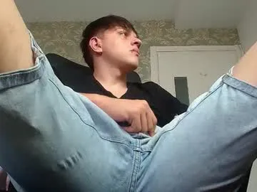 a_lejandro_08 – webcam model profile photo Image 6