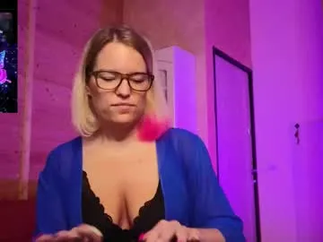 ceceliapidcock – webcam model profile photo Image 2