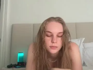 canikissyou_ – webcam model profile photo Image 9