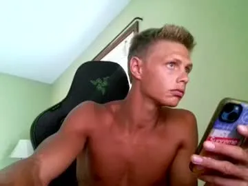 EmiliaCatalina – webcam model profile photo Image 7