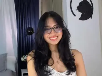 peachesncream0303 – webcam model profile photo Image 8