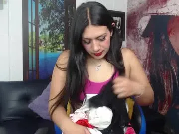 camille-w – webcam model profile photo Image 15