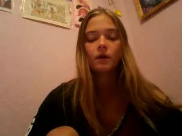 happyemily19 – webcam model profile photo