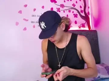 art_porno – webcam model profile photo Image 4