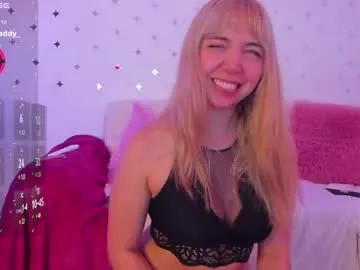 Nova-Lee – webcam model profile photo Image 5