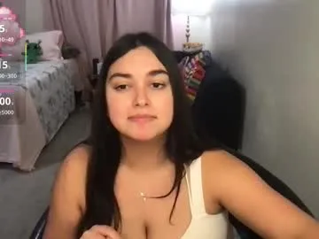 LunaRase – webcam model profile photo Image 13