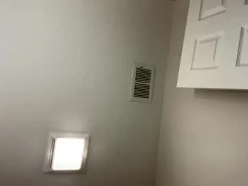 yononeey – webcam model profile photo Image 11