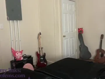 canikissyou_ – webcam model profile photo Image 4