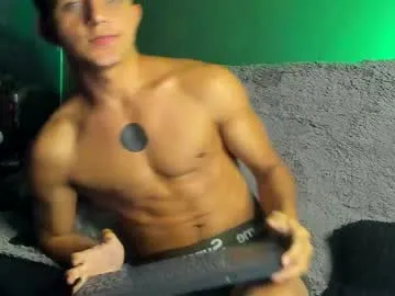 alexwos – webcam model profile photo Image 17