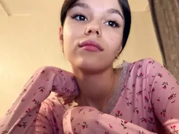 Sara_fun – webcam model profile photo Image 2