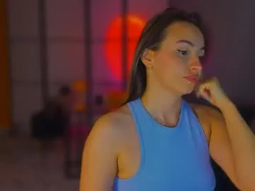 LaureMestler – webcam model profile photo Image 5