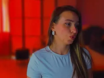 LaureMestler – webcam model profile photo Image 6