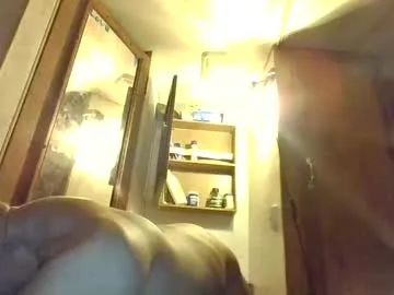 RedQQueen – webcam model profile photo Image 9