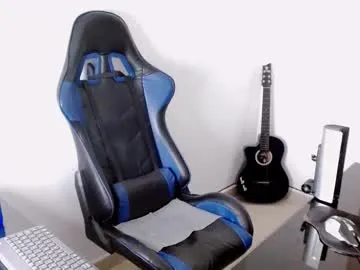 Tatoo_girl – webcam model profile photo Image 13