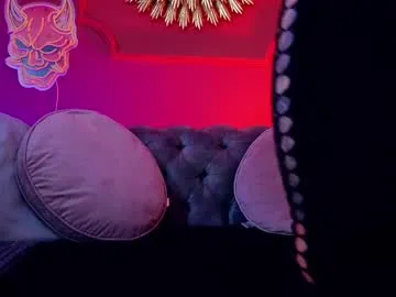 Lusty_Rose01 – webcam model profile photo Image 9