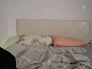 QYBOYS-001 – webcam model profile photo Image 9