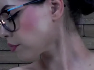 husa_Malikaa – webcam model profile photo Image 5