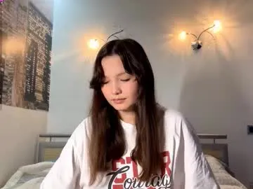 Yui-Ch06 – webcam model profile photo Image 12