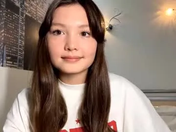 Yui-Ch06 – webcam model profile photo Image 3