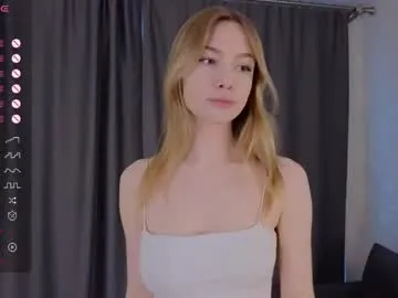 CarmelaAnthony – webcam model profile photo Image 8