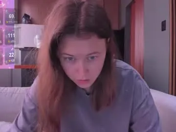 Bambi-Live – webcam model profile photo Image 8