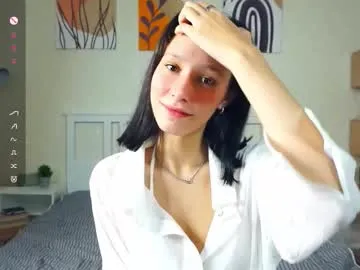 HoneyRay – webcam model profile photo Image 6