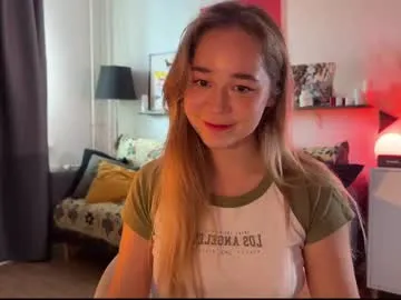 Alirawrz – webcam model profile photo Image 8
