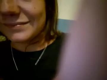 oh_nina – webcam model profile photo Image 3