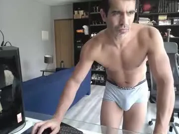 latino23bom Image 10
