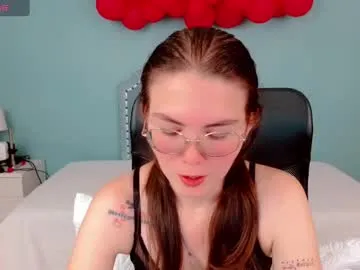 rowenahallman – webcam model profile photo Image 13