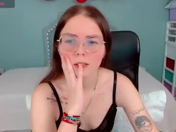 rowenahallman – webcam model profile photo Image 15