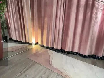 EmiliaCouple – webcam model profile photo Image 19