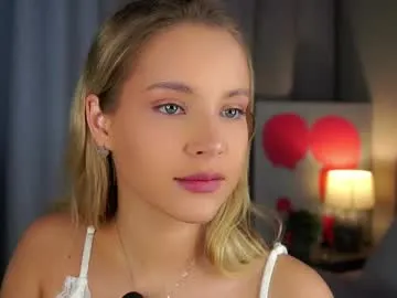 lipswithsmileonthem Image 4