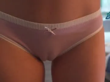 Princess-of-Pleasure – webcam model profile photo Image 12