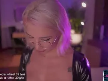 lucyallenx Image 2