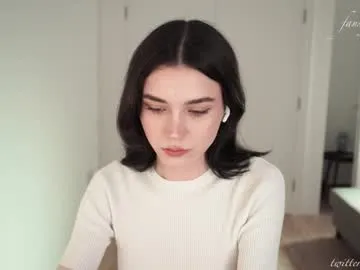 Alexandra_duque – webcam model profile photo Image 4