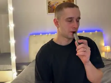 May-Squirt – webcam model profile photo Image 2