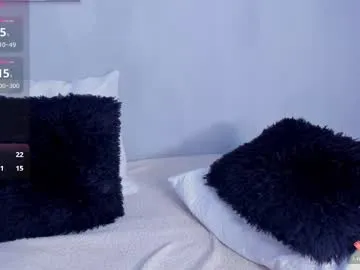 poutyselena – webcam model profile photo Image 15