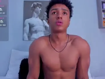 poutyselena – webcam model profile photo Image 19