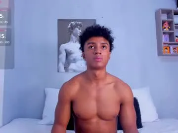 poutyselena – webcam model profile photo Image 7