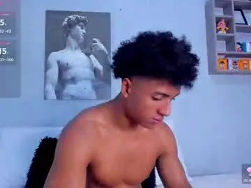 poutyselena – webcam model profile photo Image 8