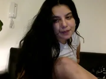 arieel__722 – webcam model profile photo Image 2