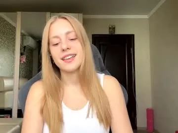 Love_Queen11 – webcam model profile photo Image 2