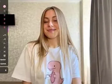 Love_Queen11 – webcam model profile photo Image 5