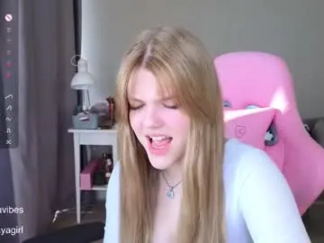 maya_blonde18 Image 16
