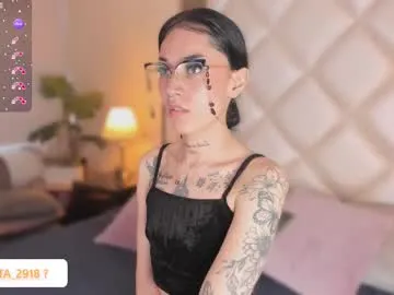 husa_Malikaa – webcam model profile photo Image 4