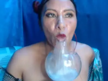 helenamoeller – webcam model profile photo Image 3