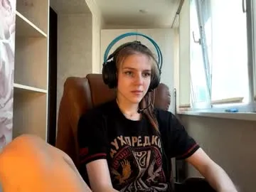 RomanticCouple432 – webcam model profile photo Image 5