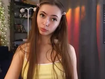 EmiliaCatalina – webcam model profile photo Image 4